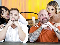 Grosser arsch, Grosser schwanz, Grosse titten, Blasen, Hundestellung, Flotter vierer, Milf, Titten