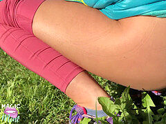 Молоденькие, Под юбкой