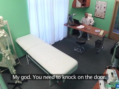 Mamada, Médico, Penetracion con dedos, Pajear, Lamidas, Enfermera, Pov, Voyeur