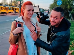 Blasen, Hundestellung, Handjob, Im freien, Pov, Rotschopf, Rasiert, Titten