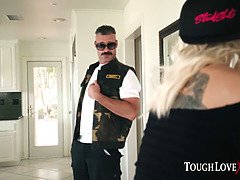 Derrière les coulisses, Grosse bite, Blonde, Hd, Talons, Léchez, Chatte, Réalité