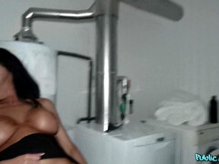 Enthousiasteling, Grote mammen, Bedriegen, Sperma, Masturbatie, Buiten, Openbaar, Bekijker