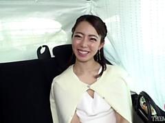 Asiatique, Sucer une bite, Tir de sperme, En levrette, Doigter, Mère que j'aimerais baiser, Orgasme, Nénés