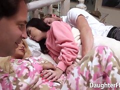 Papa, Le plan cul à quatre, Groupe, Hard, Hd, Orgie, Fête, Petite femme