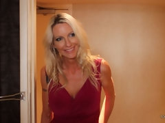 Grosser arsch, Grosse titten, Blasen, Fingern, Hardcore, Lecken, Milf, Titten