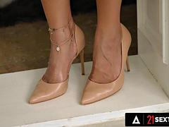 Красотки, Большой член, Большие сиськи, Блондинки, Ноги, Фетиш, Секс без цензуры, Сиськи