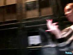 Mamada, Corridas, Estilo perrito, Pajear, Al aire libre, Pov, Público, Tragarse