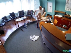 素人, フェラチオ, 浮気者, 医者, 手コキする, なめる, オマンコ, のぞき