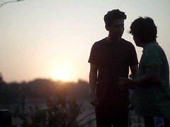 Gros cul, Grosse bite, Plantureuse, Double pénétration, Hard, Lesbienne, Seins naturels, Nénés