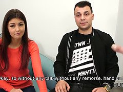 Sucer une bite, Brunette brune, Cocu, Argent, Pov, Réalité, Suçant, Adolescente