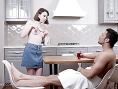 Amateur, Mamada, Estilo perrito, Tetas naturales, Cabello corto, Flaco, Adolescente, Tetas