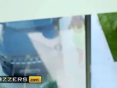 Brazzers - kinky stunners Sara Retali, sapphire astrea & la paisita oficial indulge in an unforgettable four-way by the pool