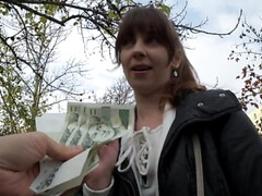 Enthousiasteling, Pijpbeurt, Sperma shot, Hondjeshouding, Sperma in gezicht, Natuurlijke tieten, Tiener, Tieten likken