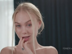 Blonde, En levrette, Fétiche, Doigter, Béant, Branlette thaïlandaise, Solo, Adolescente