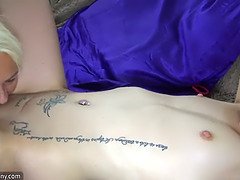 Rondborstig, Oudere vrouw, Lesbisch, Masturbatie, Rijpe lesbienne, Moeder die ik wil neuken, Moeder, Stiefmoeder