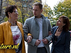 Rondborstig, Hondjeshouding, Brillen, Omie, Harig, Likken, Kousen, Trio