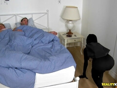 Blasen, Braunhaarige, Betrug, Spermaladung, Aufs gesicht abspritzen, Zierlich, Russisch, Dürr