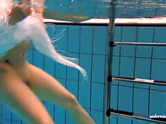 18 летние, Большие сиськи, Женщины, Фетиш, Белье, Соло, Молоденькие, Под водой