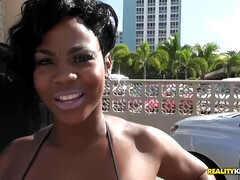 Américain, Cul, Gros cul, Gros seins, Brunette brune, Hard, Chatte, Tatouage