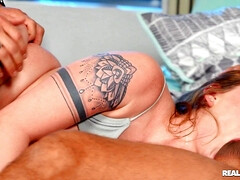 デカチン, デカパイ, バック, 毛深い, 自然山雀, ピアス, スパンキング, タトゥー