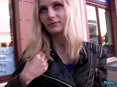 Enthousiasteling, Kont, Blond, Masturbatie, Geld, Buiten, Gezichtspunt, Openbaar