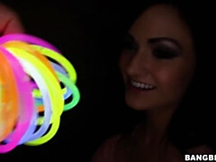 18 jahre, Grosser arsch, Grosser schwanz, Grosse titten, Braunhaarige, Lecken, Masturbation, Dürr