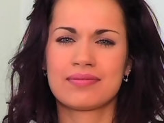 Bezaubernd, Blasen, Braunhaarige, Behaart, Hardcore, Nackt, Muschi, Flotter dreier