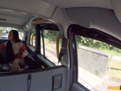 69, 車, チン, ヨーロピアン, なめる, ハメ撮り, ショートヘア, タトゥー