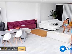 Grote kont, Pijpbeurt, Hd, Likken, Olie, Geschoren, Kousen, Trio