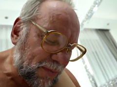 Gros seins, Echangistes, Adolescente