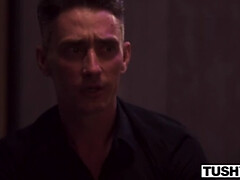 Éjaculer dans la bouche, Faciale, Léchez, Chatte, Chevaucher, Tatouage, Plan cul à trois, Nénés