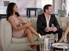 フェラチオ, 茶髪の, 黒人, 顔射, 女 人男 人, コキ, 三人