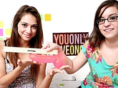 18 jaar, Kont, Grote lul, Blond, Pijpbeurt, Natuurlijke tieten, Mager, Tieten likken