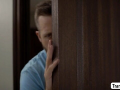 In den arsch, Grosse titten, Kehlenfick, Transe, Arsch lecken, Transfrau