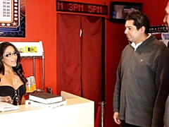 Gros cul, Grosse bite, Gros seins, Sucer une bite, Brunette brune, En levrette, Mère que j'aimerais baiser, Chatte