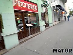 Grosse titten, Braunhaarige, Tschechisch, Oma, Reif, Natürlich, Natürlichen titten, Strümpfe