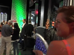 Ванна, Блондинки, Подружка, От первого лица, Киски, Бритые, Короткая стрижка, Сиськи