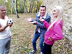 18 jaar, Grote kont, Grote lul, Blond, Pijpbeurt, Natuurlijke tieten, Tiener, Tieten likken