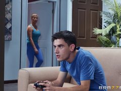 Blondine, Braunhaarige, Spermaladung, Interrassisch, Reif, Stiefmutter, Jungendliche (18+), Flotter dreier