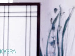 Crazy spa - Jasmine Jae's “loosening” massage turns powerful when she gets the full package