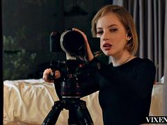 Blonde, Sucer une bite, Embrassement, Léchez, Lingerie, Séduite, Plan cul à trois, Nénés