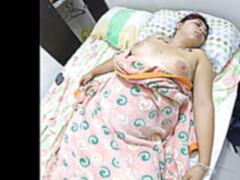 18 ans, Amateur, Sucer une bite, Collège université, Éjaculation interne, Tir de sperme, Partouze, Petite femme