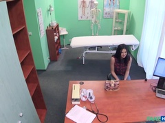 Tromperie, Couple, Médecin, En levrette, Masturbation, Infirmière, Pov, Uniforme