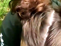 Enthousiasteling, Mooie dikke vrouwen, Blond, Pijpbeurt, Bruinharig, Lul, Buiten, Openbaar