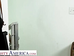 Americano, Culo grande, Tetas grandes, Morena, Sexo duro, Madres para coger, Montar, Tetas