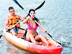 Asiatique, Gros cul, Grosse bite, Sucer une bite, En levrette, De plein air, Adolescente, Nénés