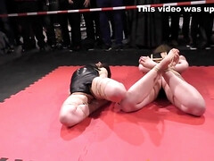 Bondage domination sadisme masochisme, Brunette brune, Classique, Fétiche, Fétiche des pieds, Groupe, Hd, Public