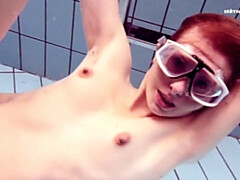 Braunhaarige, Hd, Im freien, Pool, Muschi, Rasiert, Jungendliche (18+), Eng