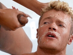 バイセクシャル, 顔射, キッチン, シーメール, ショートヘア, シャワー, タトゥー, 妻