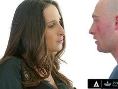 Grosser schwanz, Grosse titten, Fesselspiele, Vollbusig, Kehlenfick, Schmutzig, Handjob, Massage